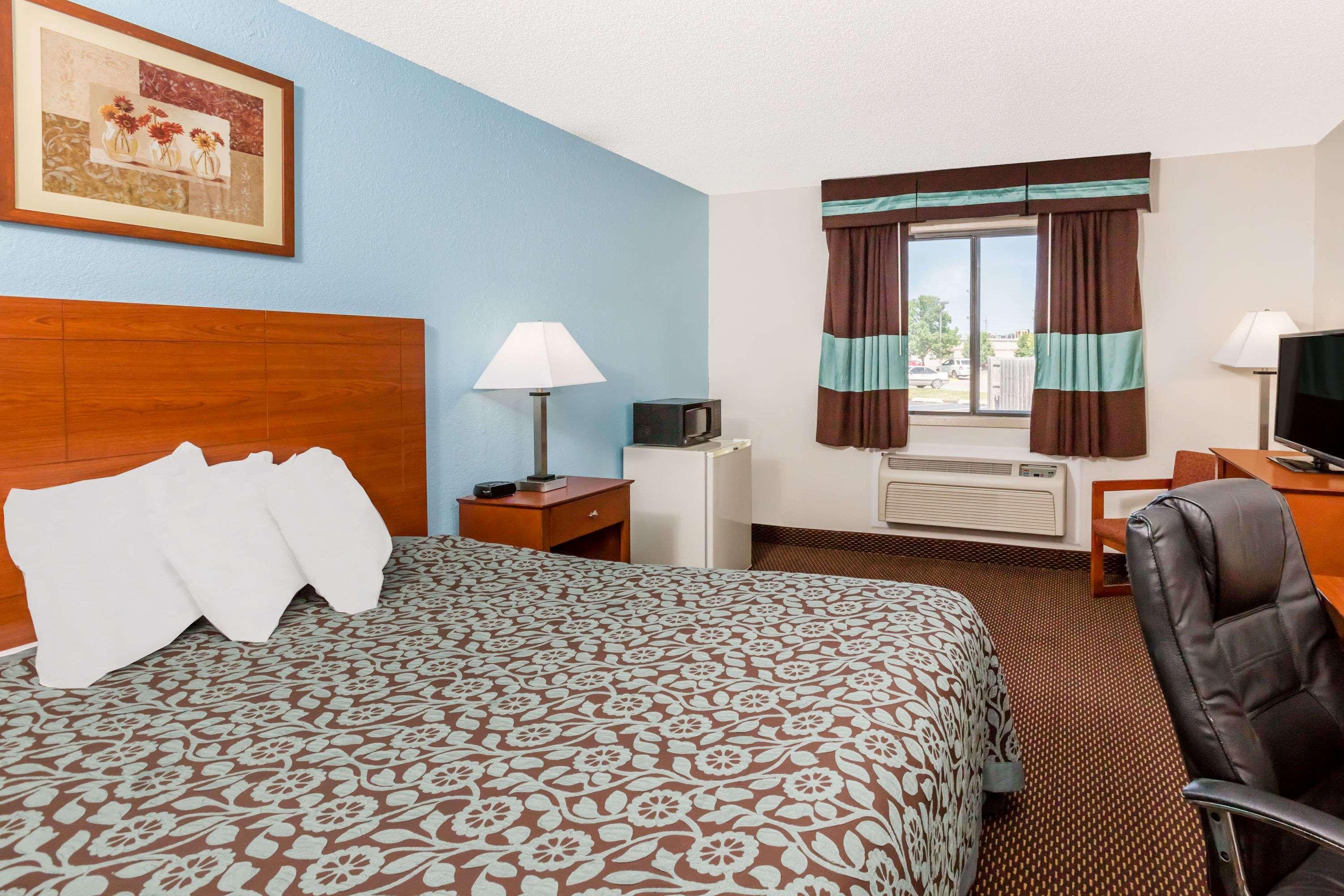 Days Inn By Wyndham Ankeny - Des Moines Exterior photo