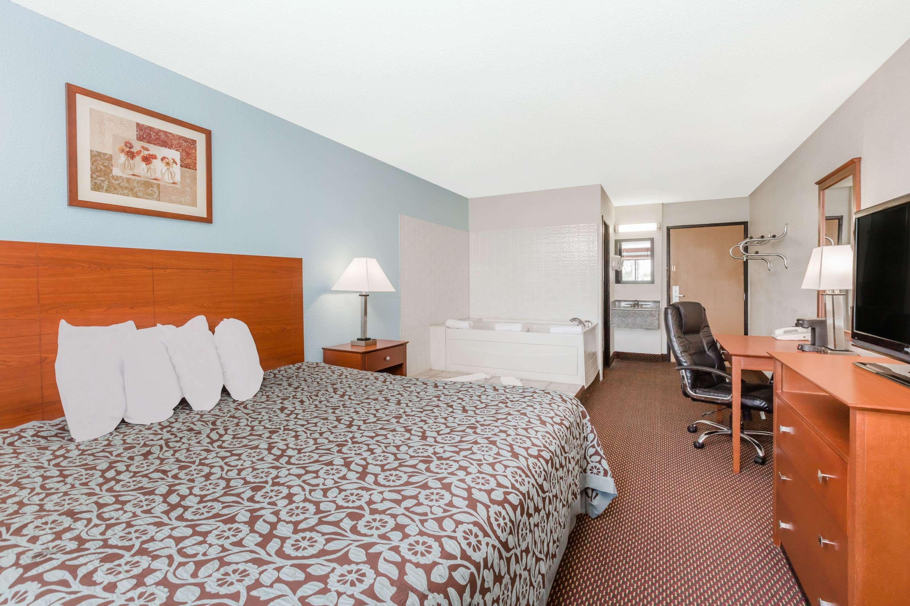 Days Inn By Wyndham Ankeny - Des Moines Exterior photo